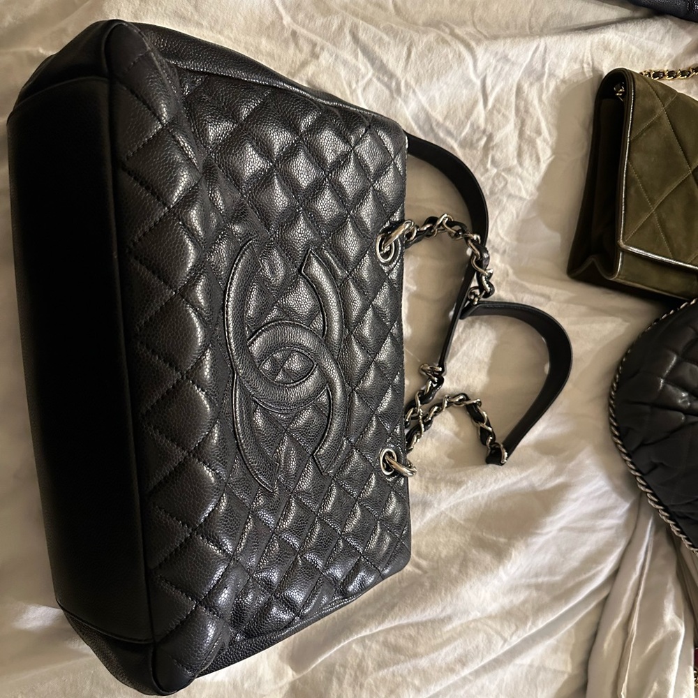 Authentic Chanel caviar grand shopping tote in black GST